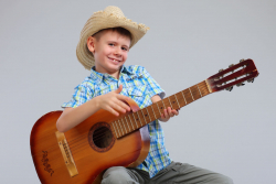 мальчик с гитарой