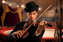 Violinist_portrait_before_scene