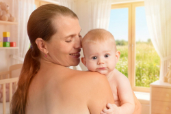 Mother_and_baby_in_light_room