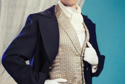 мужчина в костюме 19 века