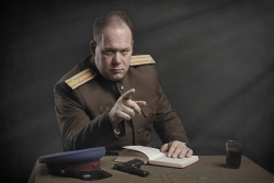 портрет полковника НКВД в форме